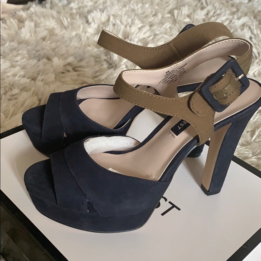 Nine West Sz 8 Platform Heel Navy/green